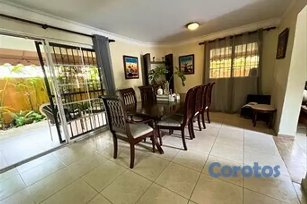 casas - Vendo casa en Cuesta Hermosa II 6