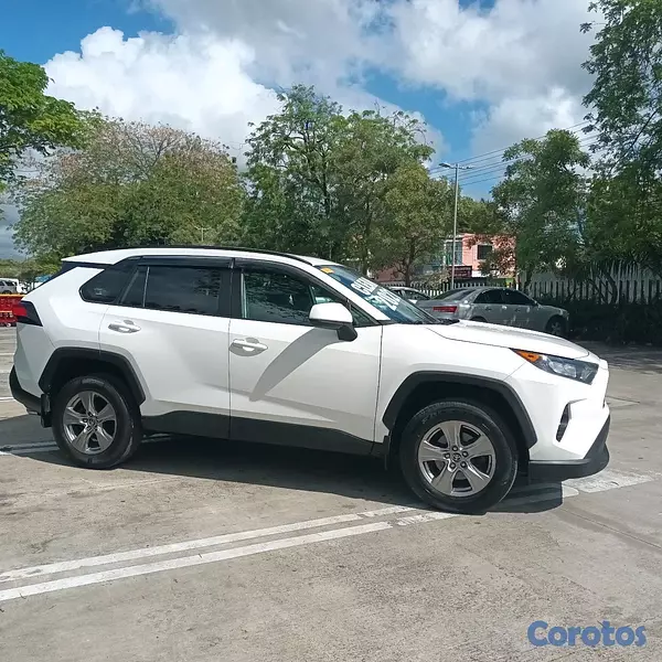 jeepetas y camionetas - Toyota RAV4 LE 2021 oferta 4