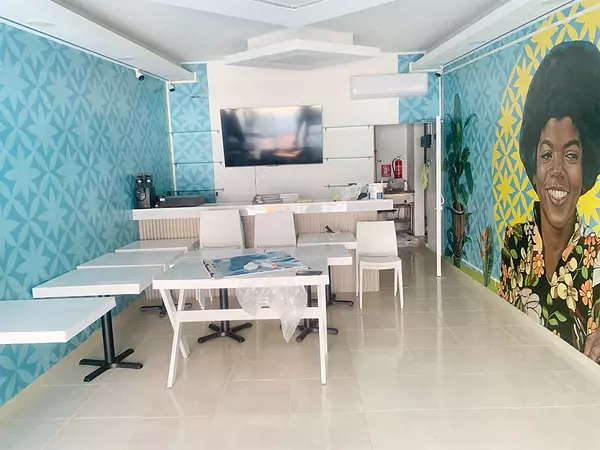 oficinas y locales comerciales - Local en bella vista primer nivel 5