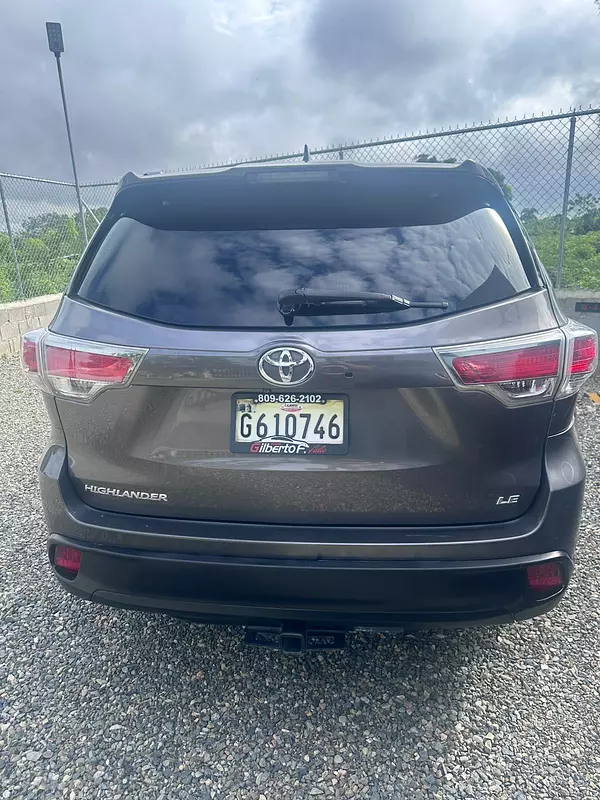 jeepetas y camionetas - Toyota higlander xle 2015 2