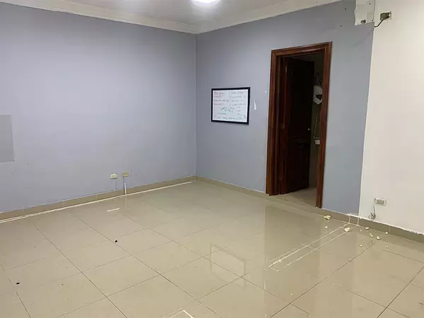 oficinas y locales comerciales - Local céntrico en Naco 6