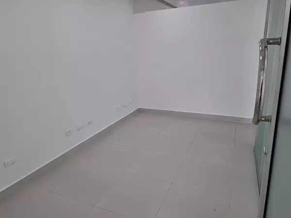 oficinas y locales comerciales - Local comercial en Arroyo hondo 6