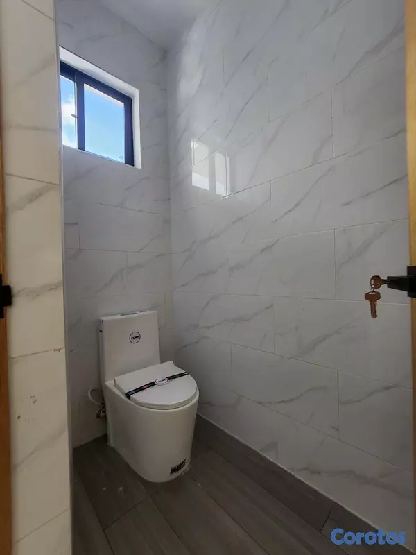 casas - venta de espectacular casa con piscina en la autopista de san isidro  3