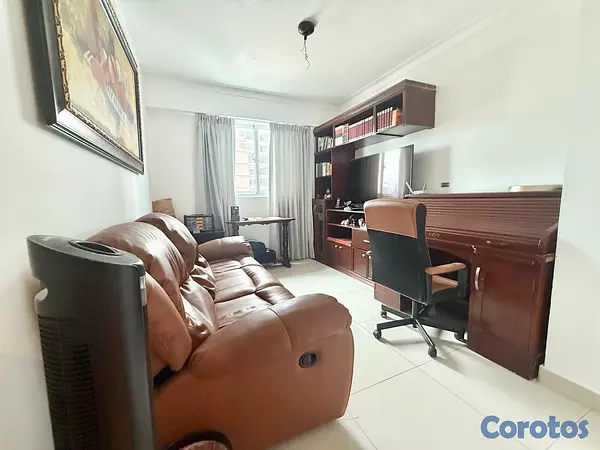 apartamentos - vendo la Esperilla piso 7 tres habitaciones 2.5 baños 3  parqueos balcón servici 2