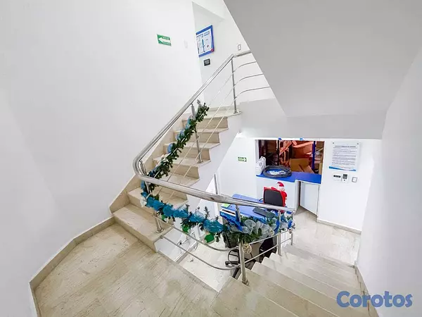 oficinas y locales comerciales - LOCAL COMERCIAL DE 2 NIVELES EN LA CASTELLANA 10
