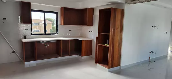 apartamentos - Se vende en Gazcue apartamentos 
2, 3 y 4 con parqueo (uno detrás del otro).
 2