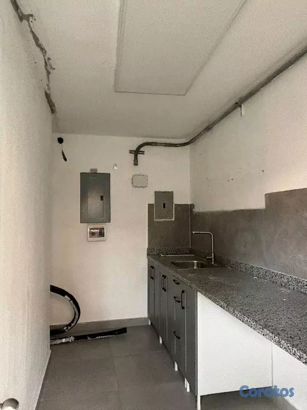 casas - 🛑Alquiler de Casa Comercial en Los Prados  3