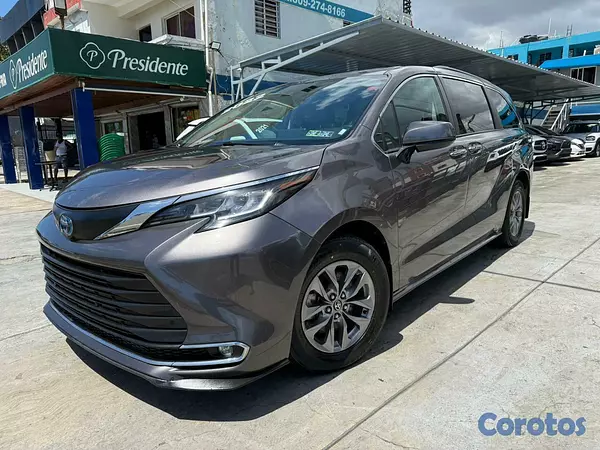 jeepetas y camionetas - Toyota Sienna XLE 2022 1