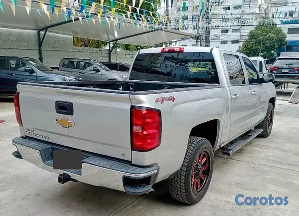 jeepetas y camionetas - CHEVROLET SILVERADO 2017 8