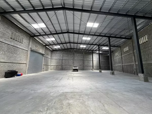 otros inmuebles - Nave Industrial alquile Engombe Santo Domingo este 9