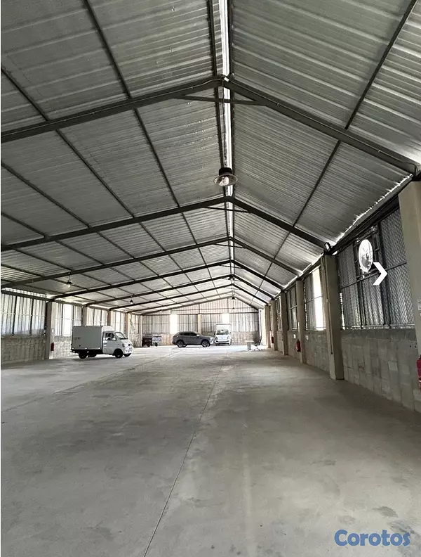 oficinas y locales comerciales - Ubicación Top! Nave Industrial en Alquiler | Aut. 6 de Noviembre
 5