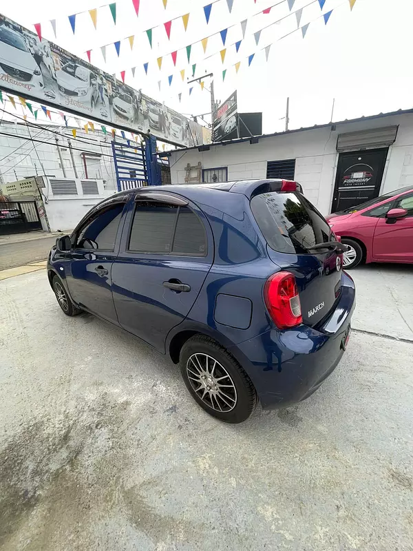 carros - NISSAN MARCH  3