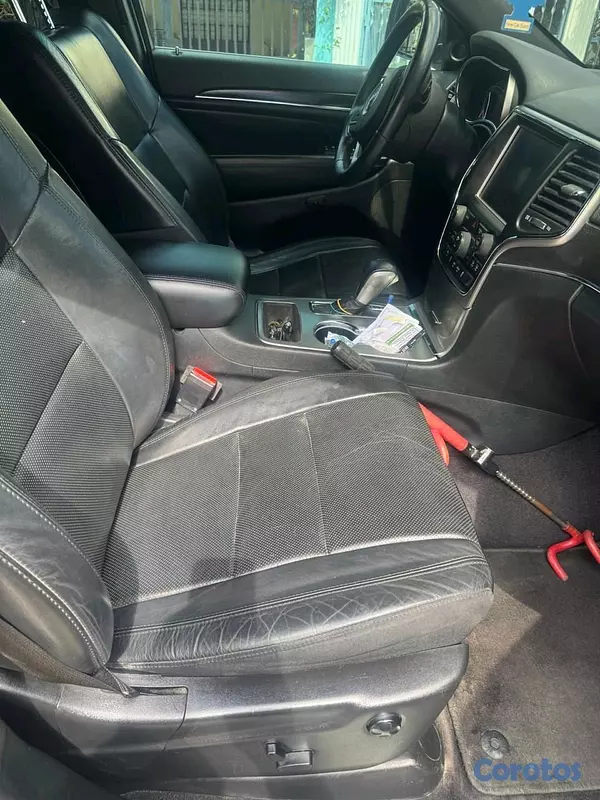 jeepetas y camionetas - SE VENDE JEEPETA GRAND CHEROKEE LIMITED AÑO 2018 5
