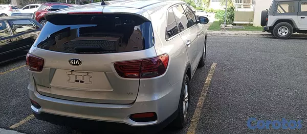jeepetas y camionetas - Kia Sorento LX año 2020 8