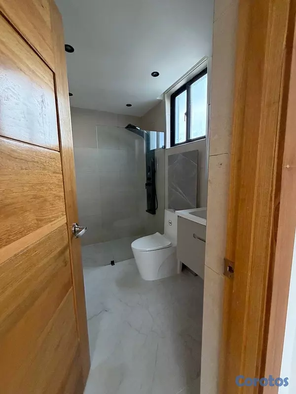 apartamentos - alquiló san Isidro frente al jumbo pis 6 tres habitaciones dos parqueos balcón 12