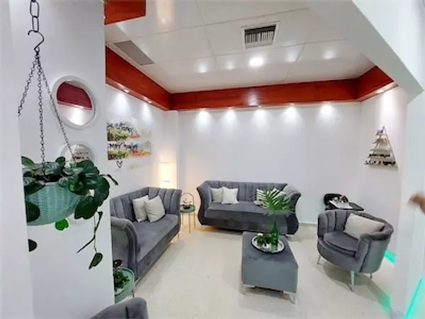 oficinas y locales comerciales - Local céntrico y comercial en venta RENACIMIENTO  2