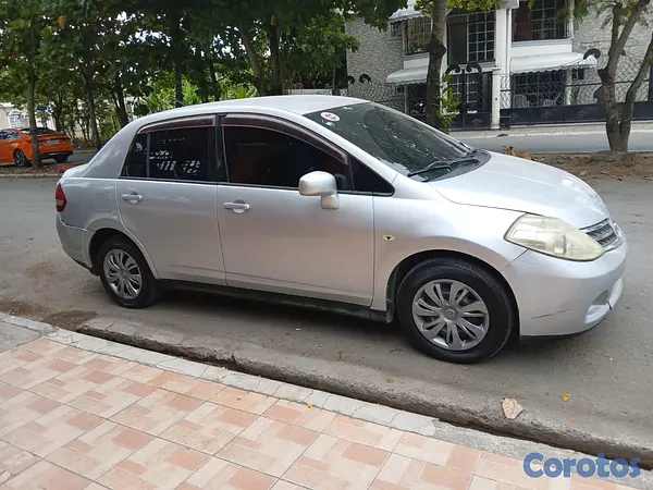 carros - Se vende Nissan latió 2009 como nuevo usado 2