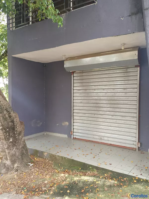 oficinas y locales comerciales - 🔑 ALQUILO LOCAL 🔑 
los cerros de sabana perdida
colina del Ozama c/ primera  8