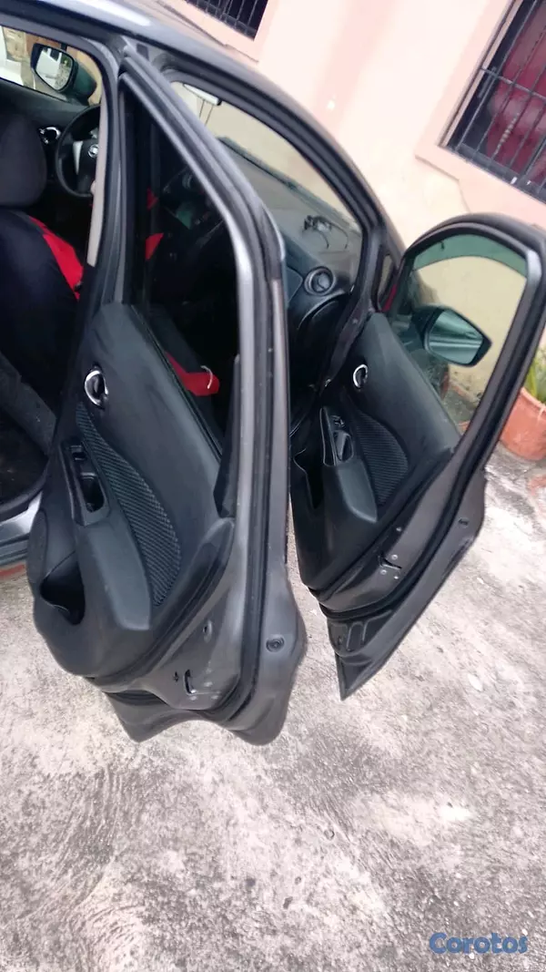 carros - Nissan Note, tiene su matrícula  3