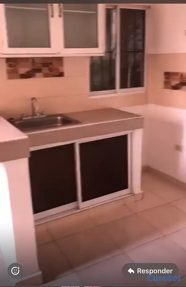 apartamentos - alquiler de aparta estudio en la feria cerca de todo súper cómodo  7