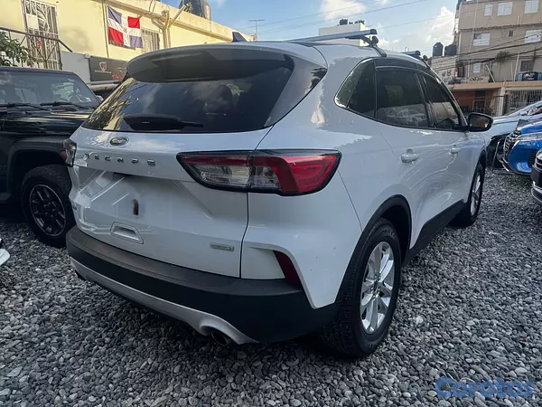 jeepetas y camionetas - Ford escape SE 2020 4