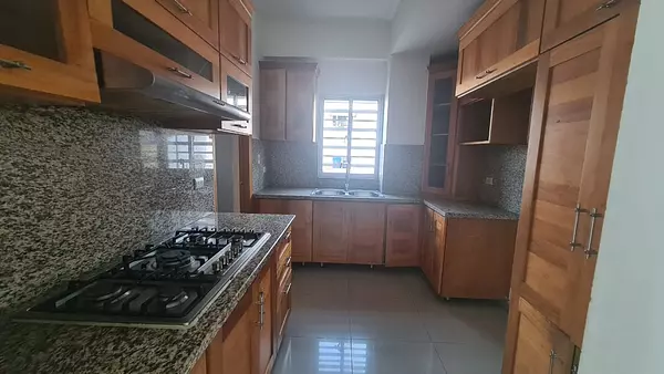 apartamentos - VENDO Amplio apartamento en zona exclusiva de Jardines del Sur No Ascensor. 2