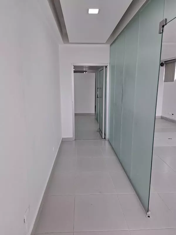 oficinas y locales comerciales - Local comercial en Arroyo hondo 9