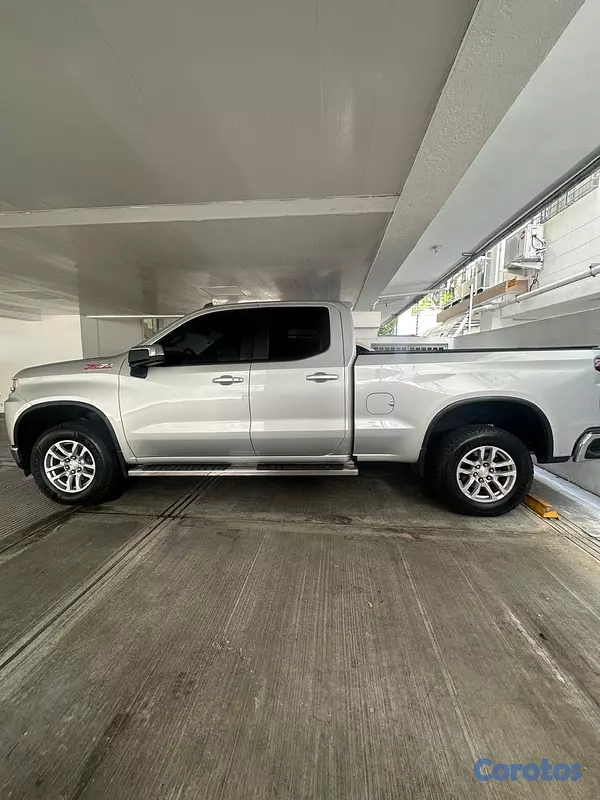 jeepetas y camionetas - Chevrolet silverado duramax 2020 3