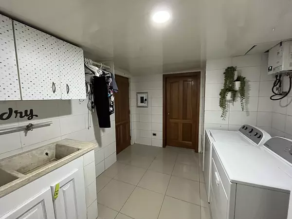 apartamentos - Espacioso apartamento en venta, Naco. 8