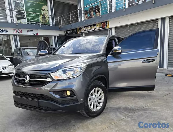 jeepetas y camionetas - KGM REXTON 2021 GRIS OSCURO DIESEL 15