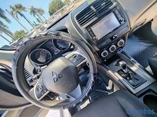 jeepetas y camionetas - Mitsubishi Outlander Sport 9