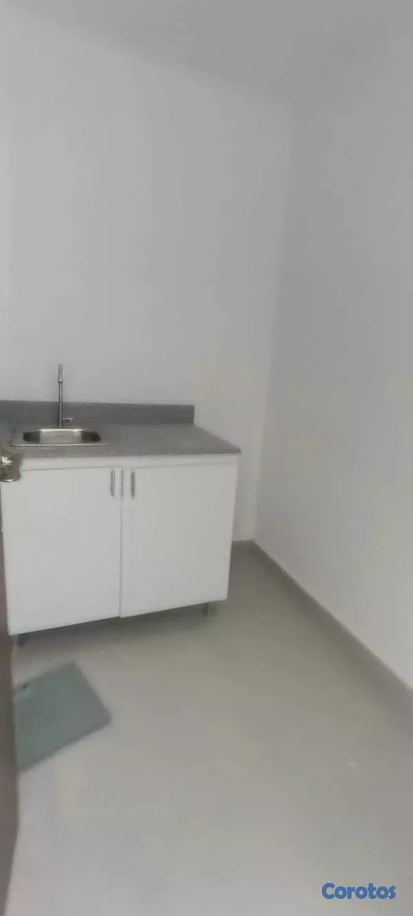 oficinas y locales comerciales - La Julia, Local 122mts en primer nivel con terraza 10