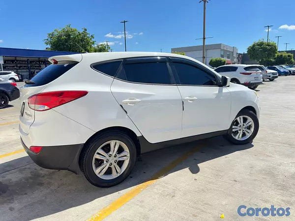 jeepetas y camionetas - HYUNDAI TUCSON 2012 MOTOR DOHC 8