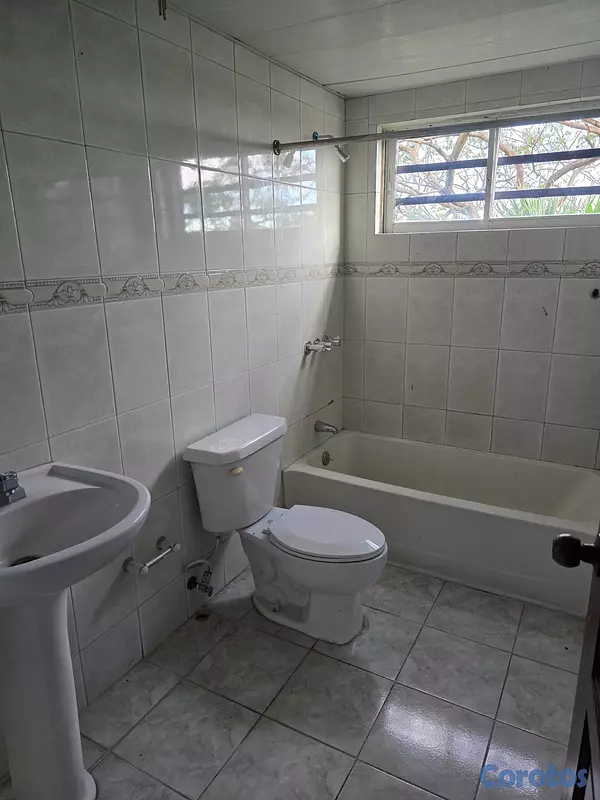 apartamentos - Alquila apartamento 3er piso Residencial Mar Carib 15