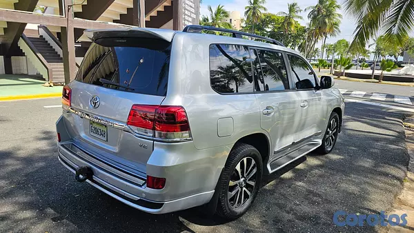 jeepetas y camionetas - VENDO LA LAND CRUISER MAS NUEVA, POCO USO 4