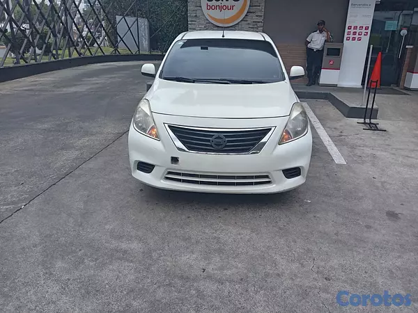 carros - Nissan latió /versa 280  6