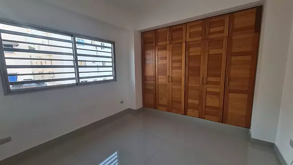 apartamentos - VENDO Amplio apartamento en zona exclusiva de Jardines del Sur No Ascensor. 6