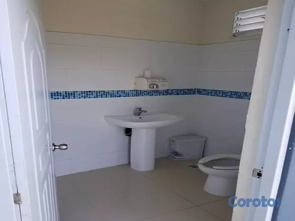 oficinas y locales comerciales - Se vende Parqueo Comercial detrás parada Metro Mamá Tingó 8