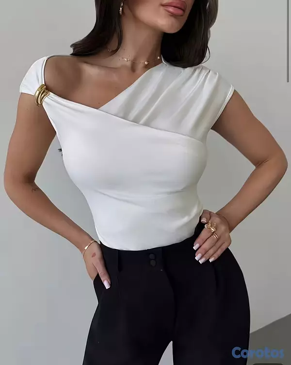 ropa para mujer - Camiseta Asimétrica de Hombro Descubierto y Manga 
