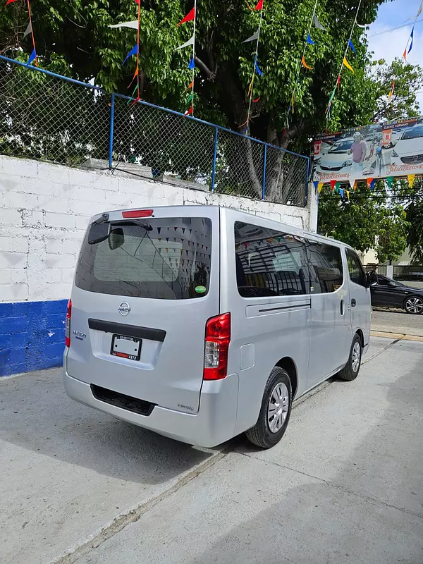 otros vehiculos - NISSAN NV350 CARAVAN  6