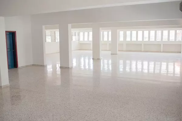 oficinas y locales comerciales - local en Evaristo morales  3