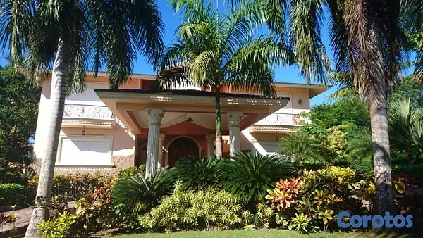 casas vacacionales y villas - Se vende majestuosa villa ubicada en Metro Country Club, Juan Dolio  2