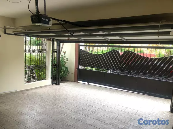 casas - Casa de 3 Niveles en el RESIDENCIAL MIRADOR DEL OE 10