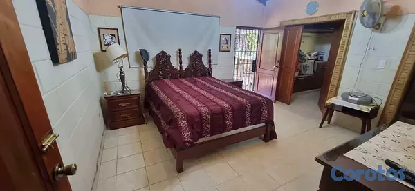 casas - Casa en Venta de 2 niveles, en Villas Claudia 7