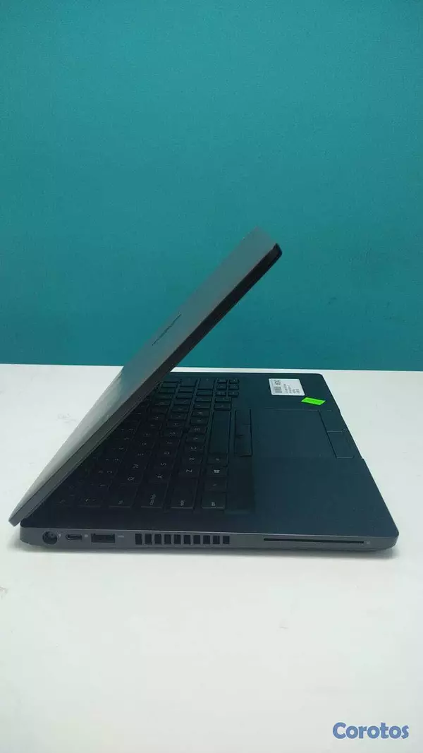 computadoras y laptops - Laptop, Dell Latitude 5400 (touch) / 8th Gen, Inte 4