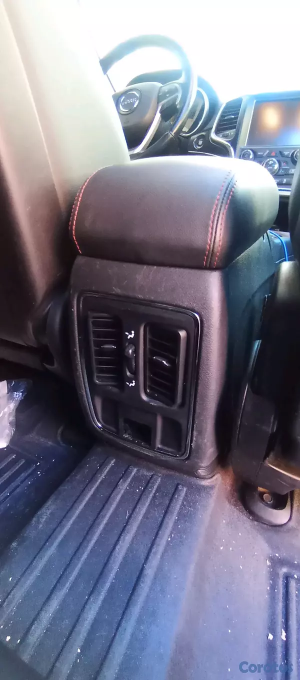 jeepetas y camionetas - JEEP GRAND CHEROKEE FULL. PANORÁMICA AÑO 2018 LIMITED 4X4.

-  9