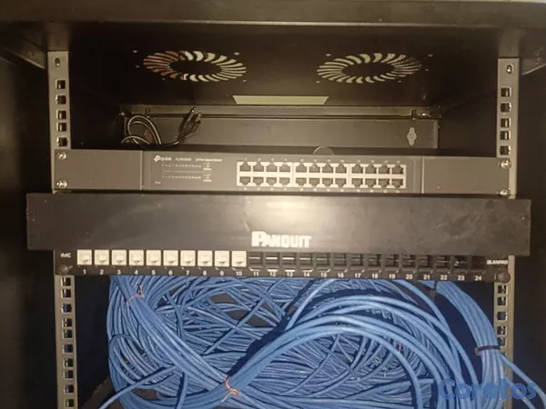 accesorios para electronica - caja de telecomunicaciones panduit, tplink  y todo lo que ves en la foto 3