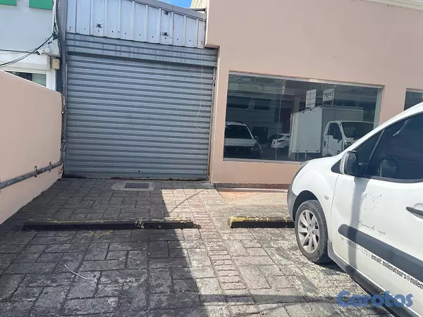 oficinas y locales comerciales - Local Comercial de 278mt2 en alquiler en LOS PRADO 8