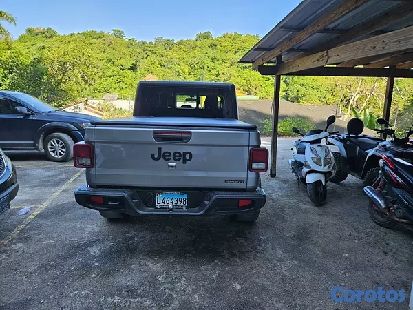jeepetas y camionetas - Jeep Gladiator Sport 6