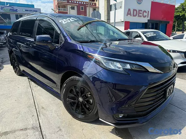 jeepetas y camionetas - Toyota Sienna LE 2021 4